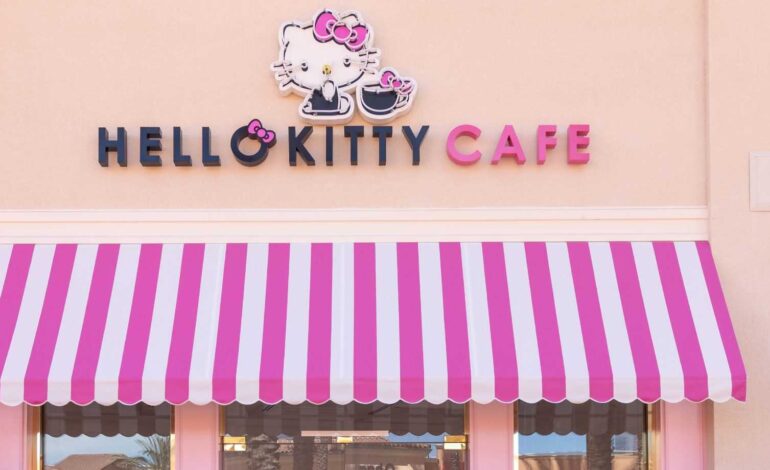 Hello Kitty abre su primer Grand Cafe en Estados Unidos