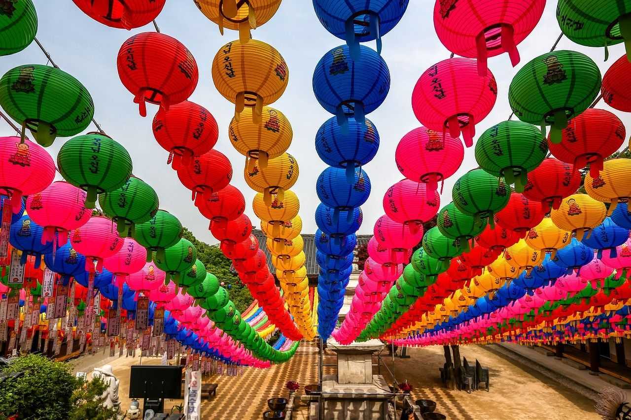 festivales previos al cumpleaños de Buda