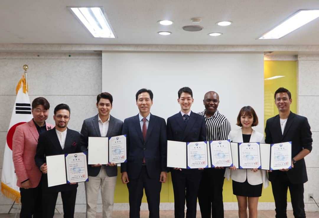 personalidades extranjeras nombradas como embajadores de la Oficina de Inmigración en Seúl Corea