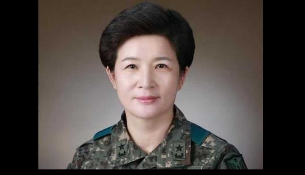 Kang Sun-Young, la primera mujer en ascender al rango de general en Corea del Sur