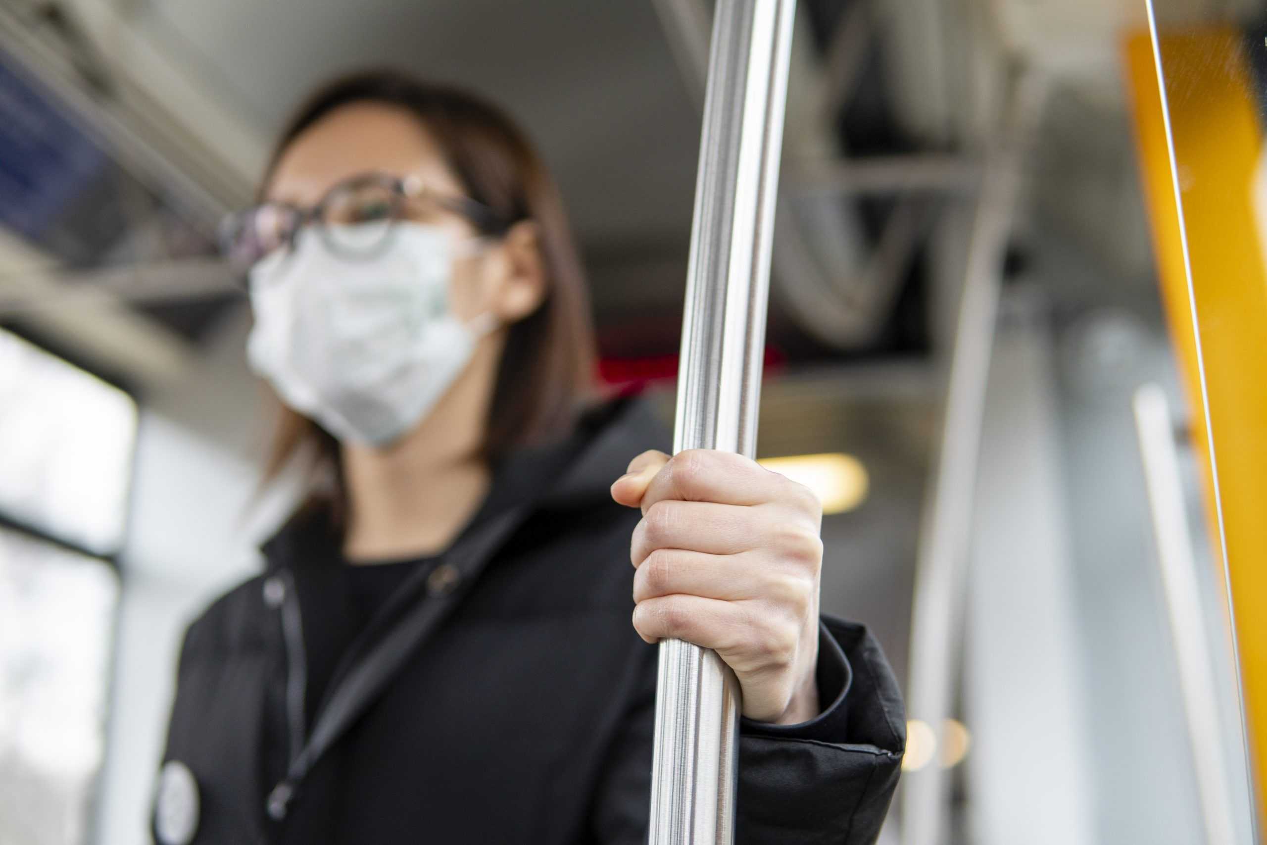 Medidas usadas en Hong Kong por COVID-19 redujeron también casos de influenza