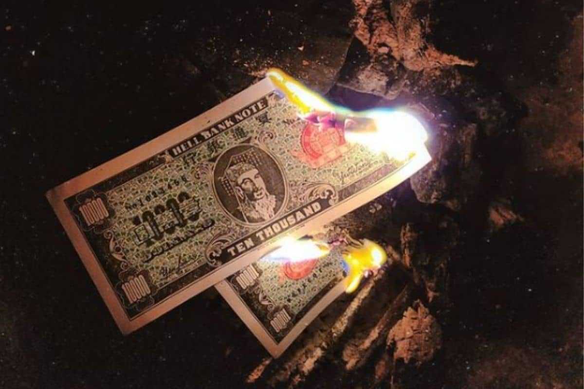 Papel Joss: ¿Por qué en China queman dinero para celebrar a los espíritus?