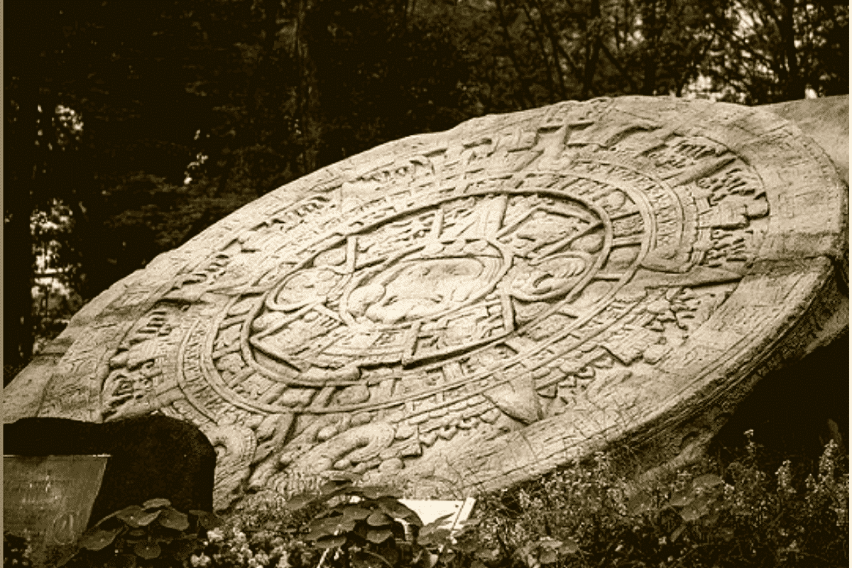 calendario azteca o piedra del sol en Japón