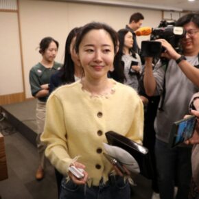 Min Hee-jin agradece al tribunal y aborda las controversias y rumores en nueva rueda de prensa